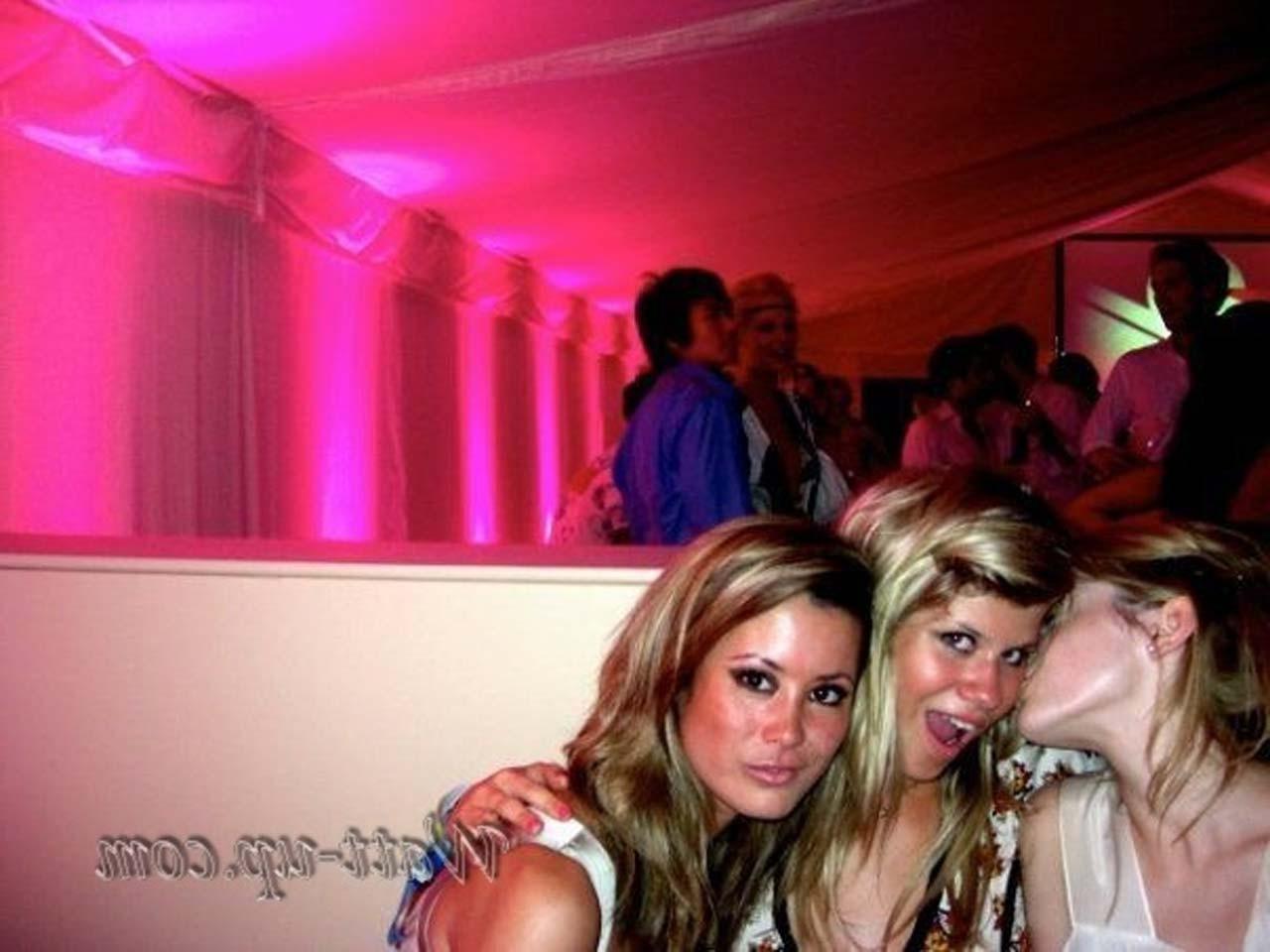 16P Emma Watson drinking beer with her friends and looking very sexy