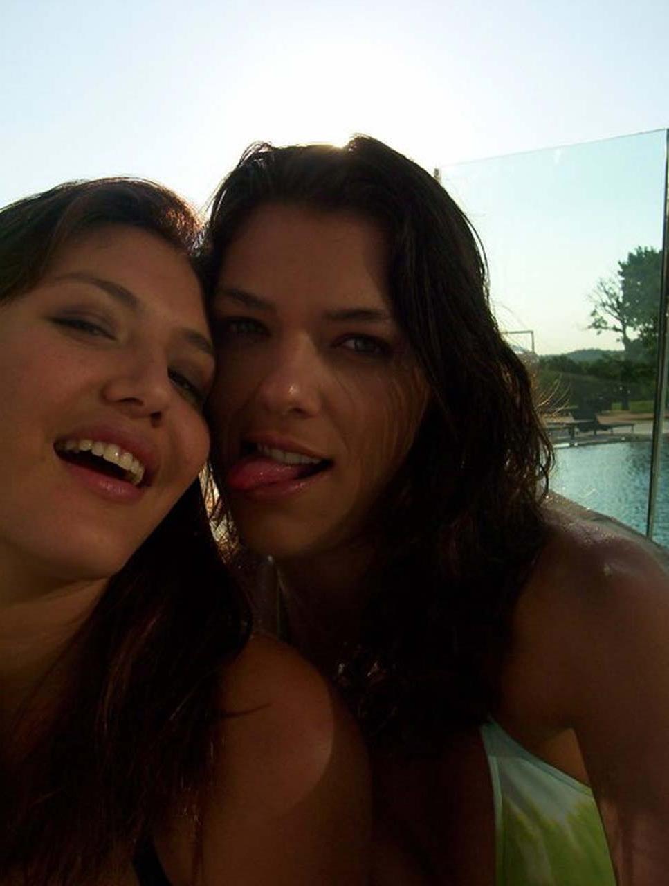 16P Adrianne Curry in fuckme boots and showing her ass in panties