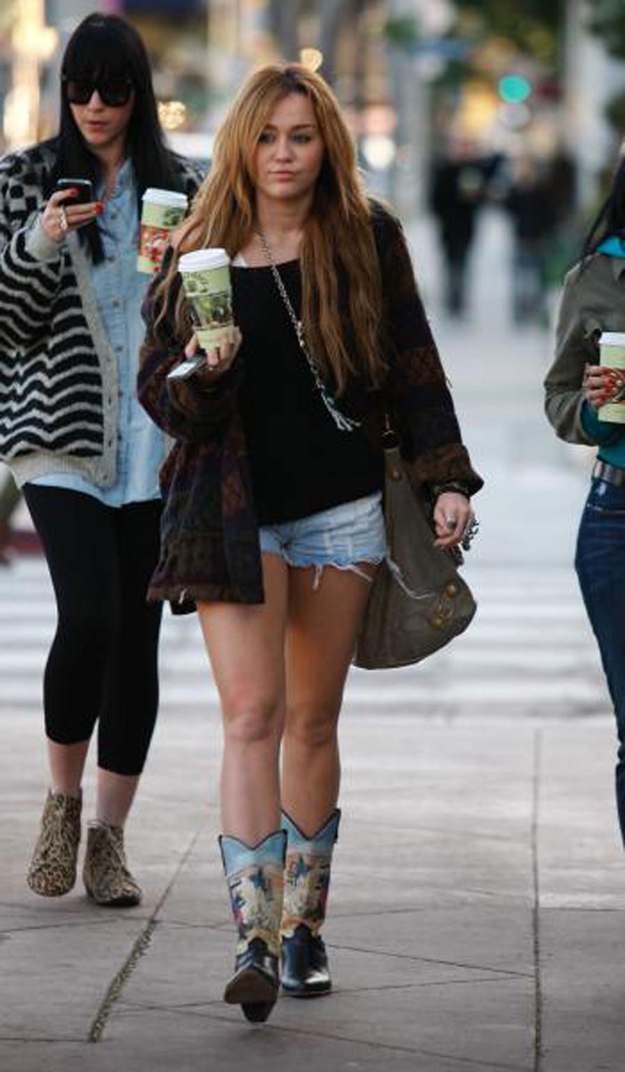 16P Miley Cyrus exposing sexy legs on street new paparazzi photos