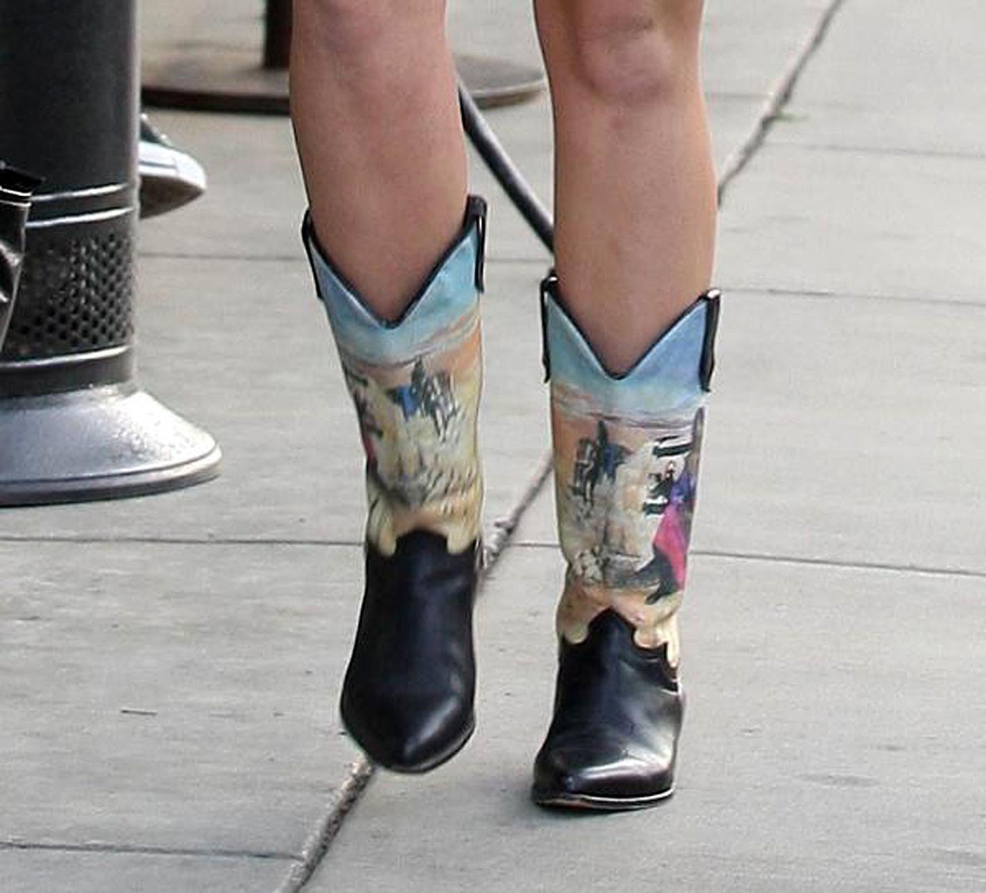16P Miley Cyrus exposing sexy legs on street new paparazzi photos