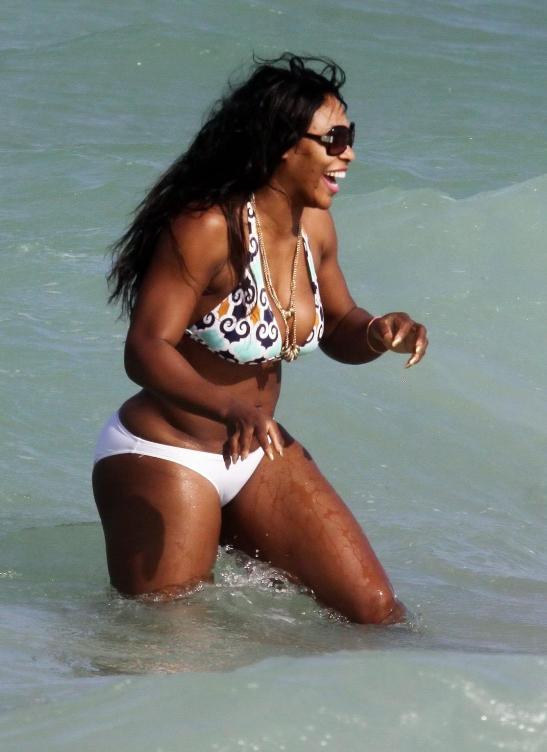 16P Serena Williams showing off her big booty in bikini on Miami beach
