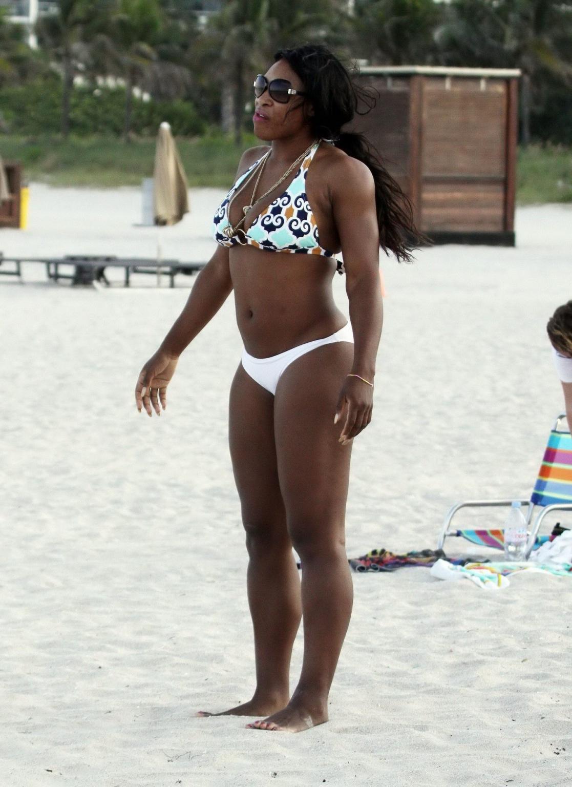 16P Serena Williams showing off her big booty in bikini on Miami beach