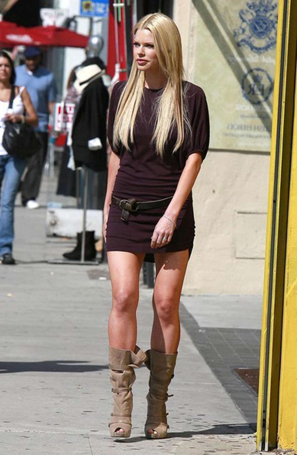 16P Sophie Monk exposing her sexy body and hot legs on street