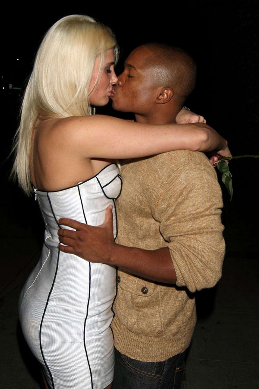 16P Karissa Shannon showing her ass upskirt on street paparazzi shoots
