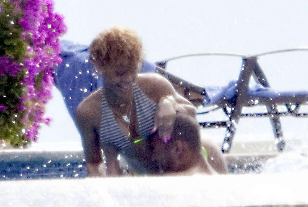 16P Rihanna looking hot in sexy outfit on stage and making out with guy
