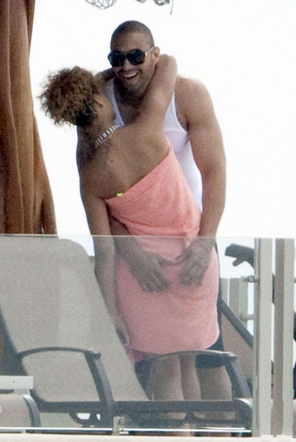 16P Rihanna looking hot in sexy outfit on stage and making out with guy
