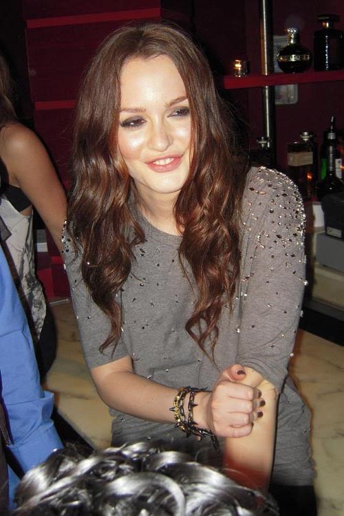 15P Leighton Meester her ass is master peace