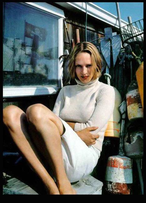 15P Fashionable celebrities posing in hot glamour shots