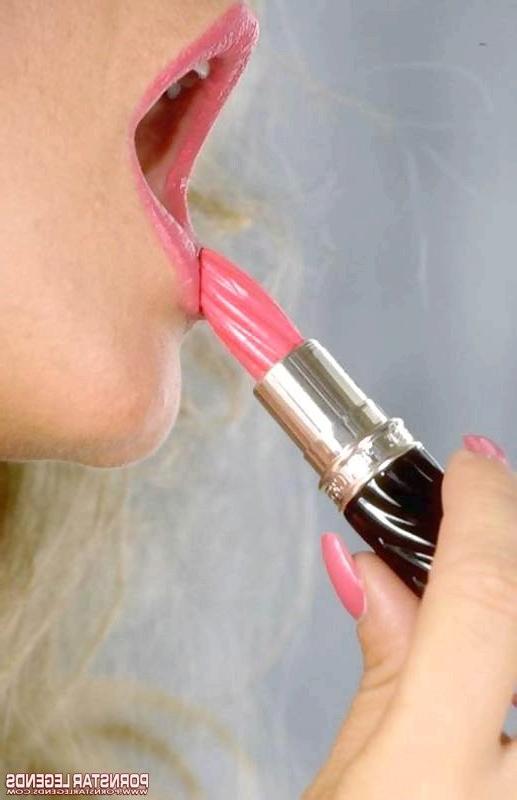 15P Sexy blonde Angela Summers showing her pussy pink