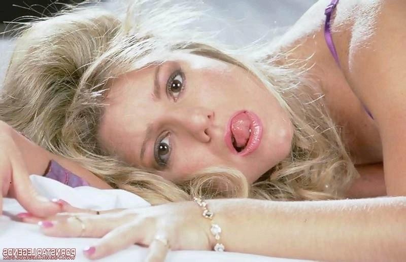 15P Sexy blonde Angela Summers showing her pussy pink