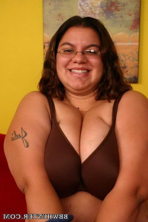 15P Plump babe fucked hard in her tight pussy