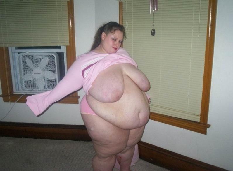 18P huge ladies showing their big cellulite bodies