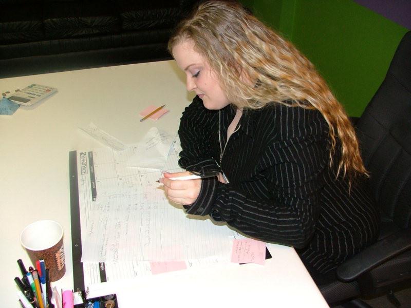 15P Dude drilling chubby blonde boss