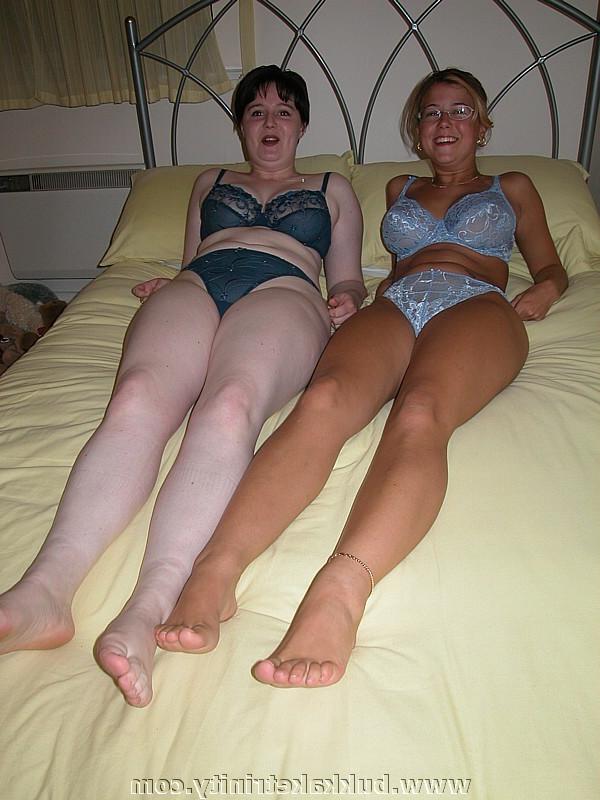 18P Two busty chubby chicks eating hot wet open pussy
