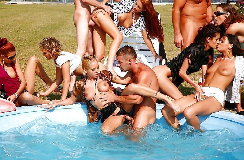 14P Swinger party outdoor 02 by Sail