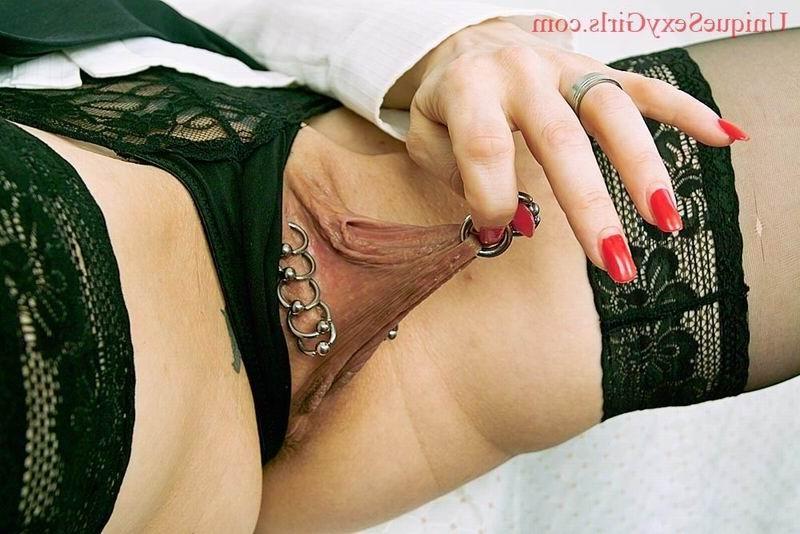 15P MILF playing with her sweet pierced pussy