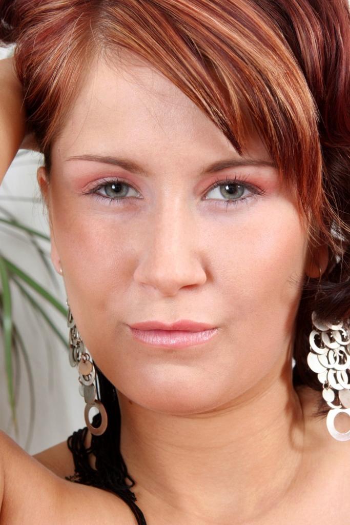 16P Busty redheads pink pussy