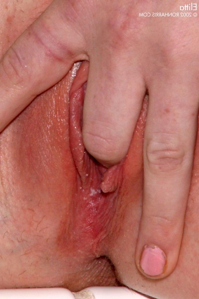 12P Teen babe toying her sweet shaved pink pussy