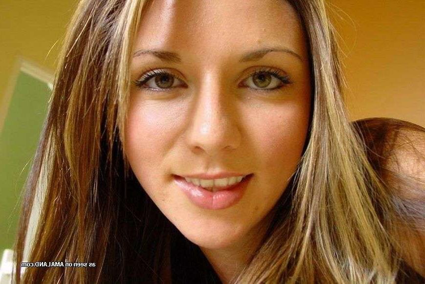 15P Amateur teen girlfriend snaps closeup homemade pix of her pussy