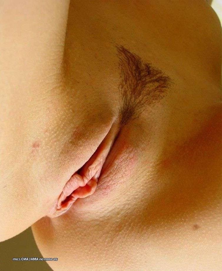 15P Amateur teen girlfriend snaps closeup homemade pix of her pussy