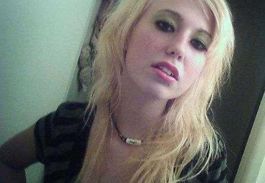 13P Nice collection of a group of steamy hot alternative chicks