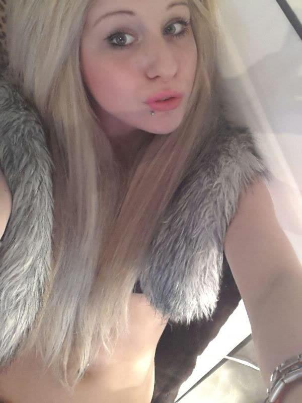 14P Hottie flaunts her tight body in various sexy outfits