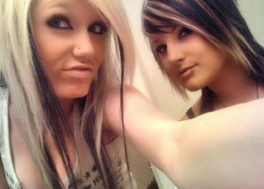 16P Nice gallery of a steamy hot amateur scene hottie