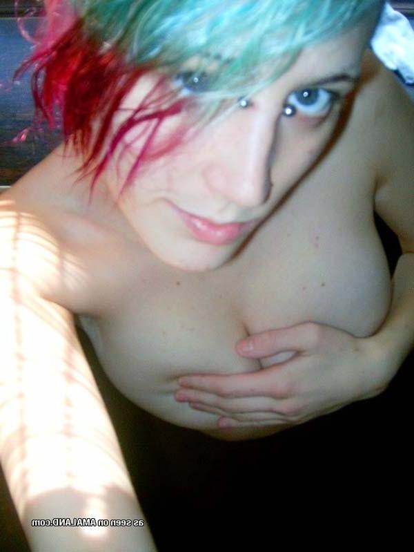 16P Nice selection of a steamy hot kinky punk GF