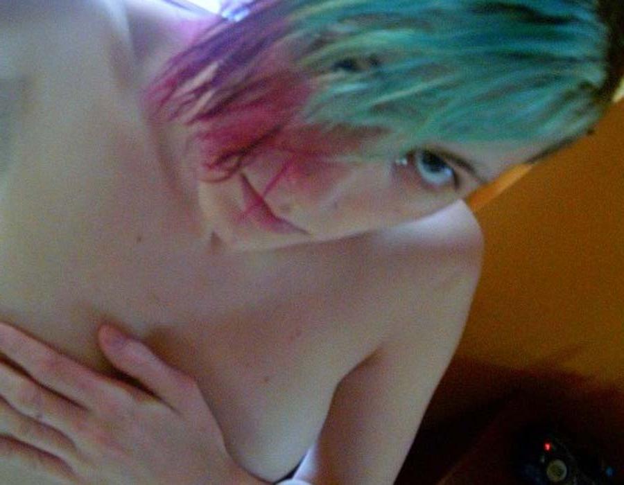 16P Nice selection of a steamy hot kinky punk GF