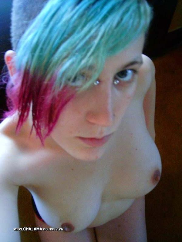 16P Nice selection of a steamy hot kinky punk GF