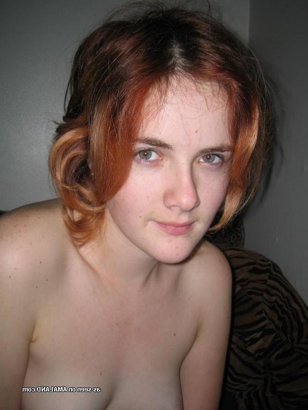 7P Collection of naughty scene chicks posing sexy on cam