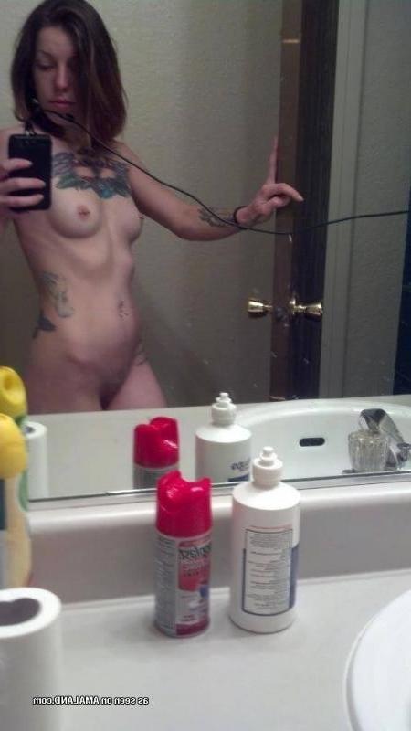 14P Collection of naughty scene girlfriends posing sexy on cam