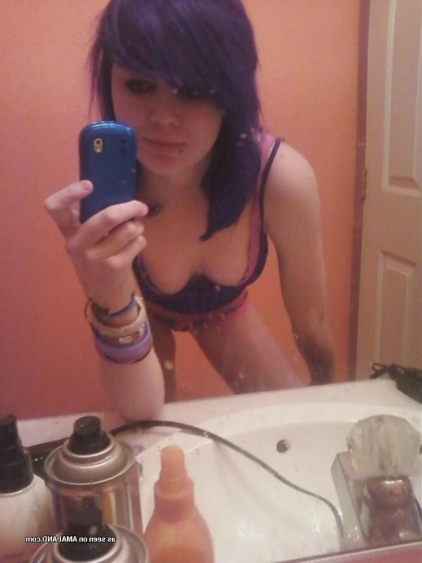 14P Collection of naughty scene girlfriends posing sexy on cam