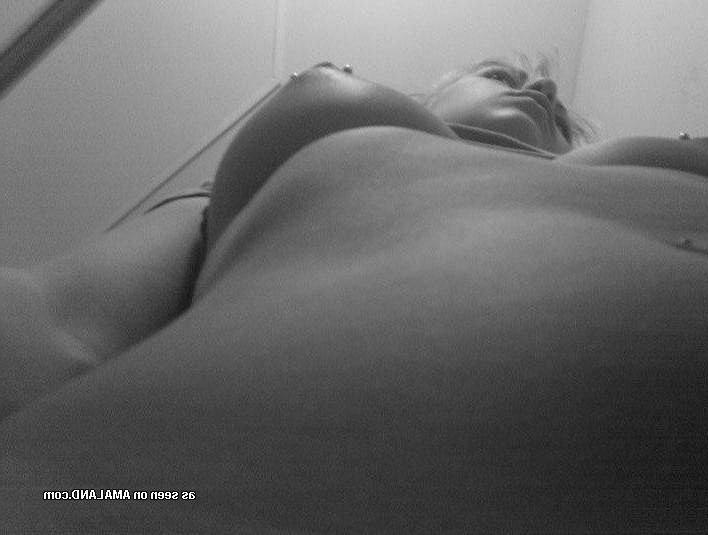 5P Scene chick likes playing with her pierced tits on cam