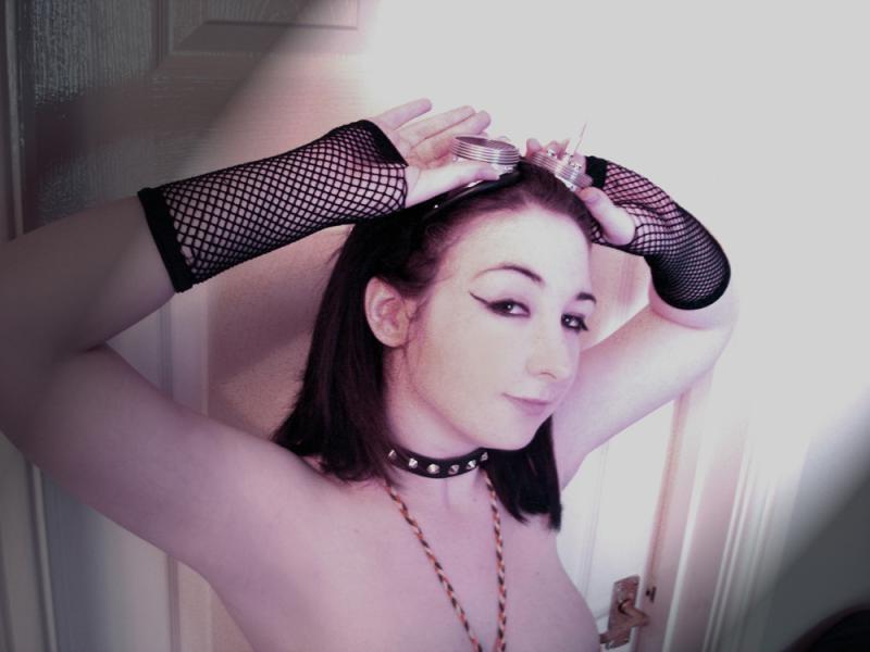 14P Sexy alternative chick flaunts her fine breasts and hot ass