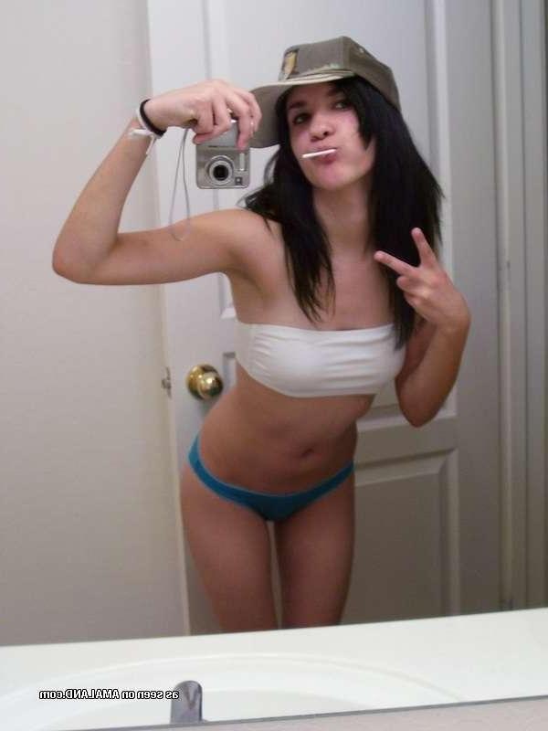 14P Girlfriend showing off her tight body while camwhoring