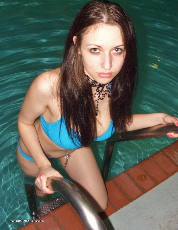 15P Nice kinky picture collection of a hot goth amateur babe