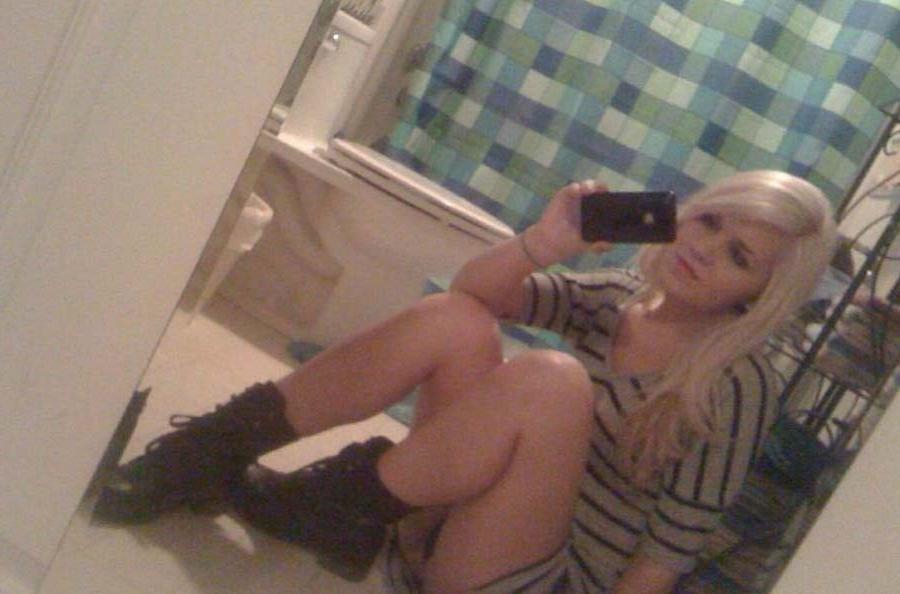 16P Nice collection of amateur tattooed and pierced punk bitches
