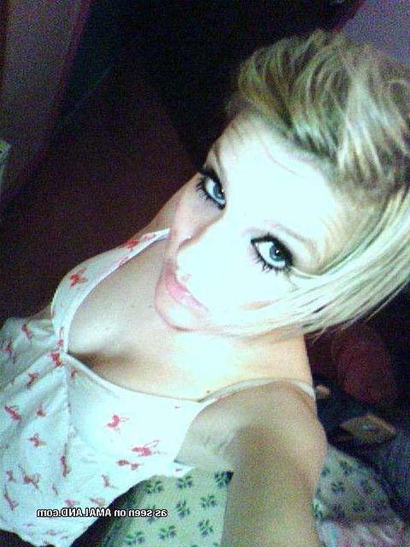 16P Gallery of steamy hot sexy amateur scene girlfriends