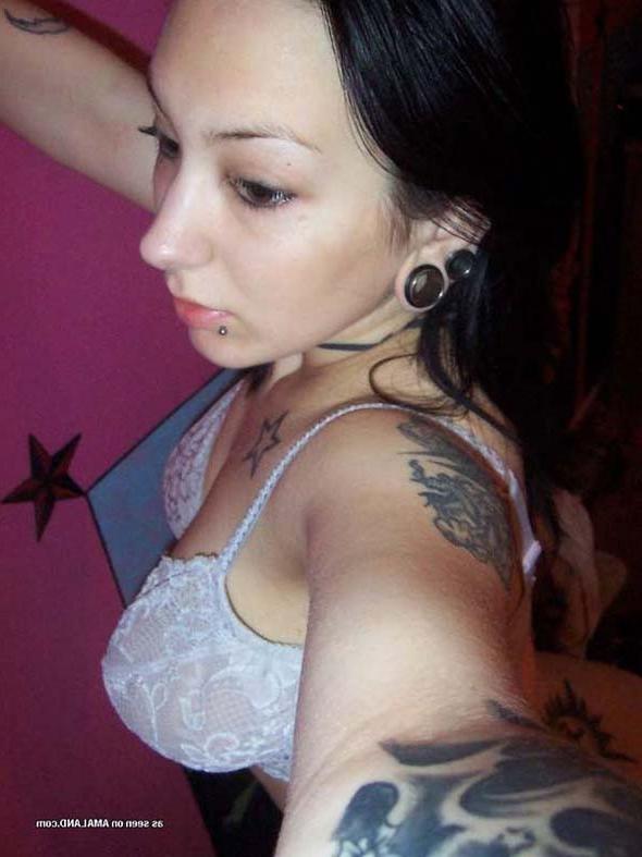 16P Gallery of steamy hot sexy amateur scene girlfriends