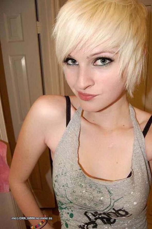 16P Gallery of steamy hot sexy amateur scene girlfriends