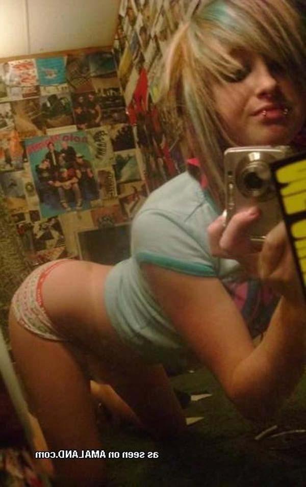 15P Mix of steamy hot amateur sexy scene chicks