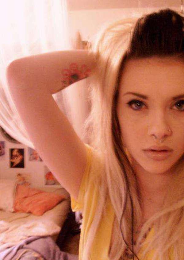 15P Photos of GFs in their scene chick selfpics