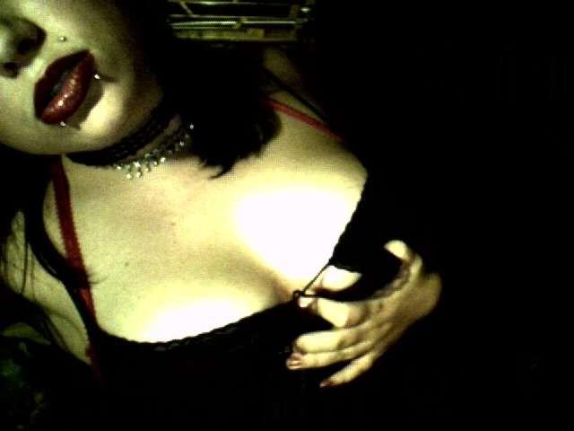 16P Goth chick stripping on webcam