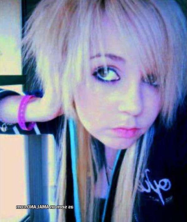 15P Collection of rocker chicks' nice and hot selfpics