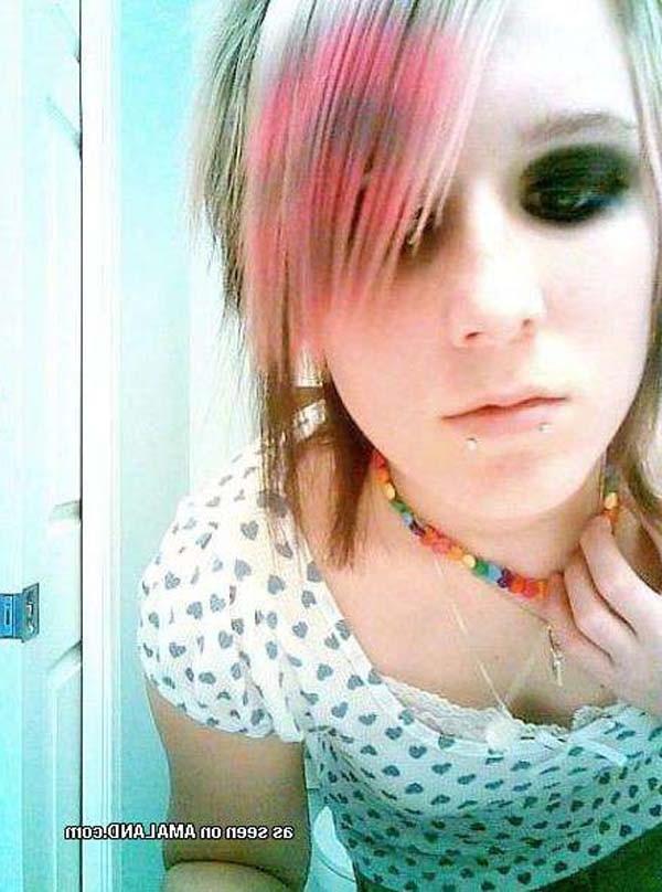 15P Collection of rocker chicks' nice and hot selfpics