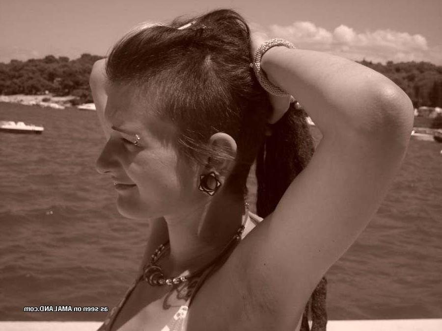 15P Collection of hot selfpics of alternative girlfriends