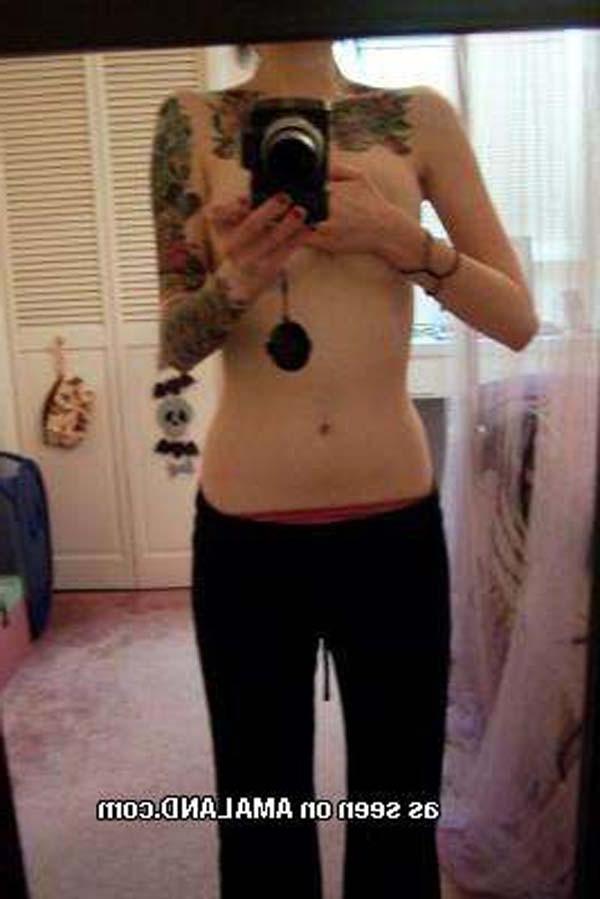 15P Collection of hot selfpics of alternative girlfriends
