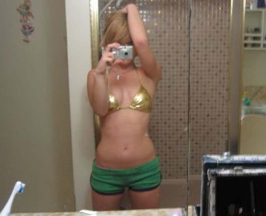 15P Picture gallery of amateur scene hotties