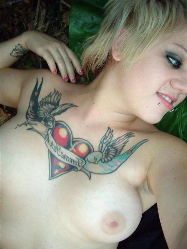 16P Collection of self-shots of punk GF